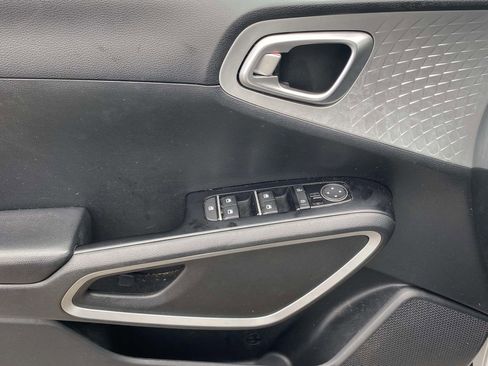 Used 2022 Kia Soul LX w/ Technology Package FWD image 14