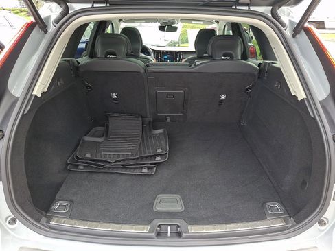 Certified 2024 Volvo XC60 B5 Plus w/ Climate Package AWD/4WD image 28