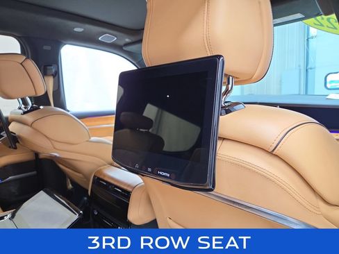 Used 2022 Jeep Grand Wagoneer Series III w/ Rear-Seat Entertainment Group AWD/4WD image 12