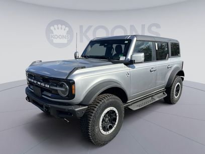 New 2024 Ford Bronco Outer Banks w/ Sasquatch Package