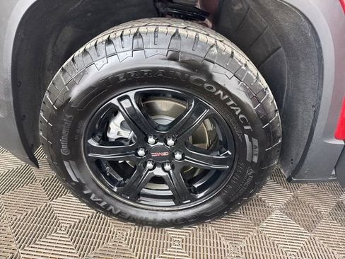 Used 2023 GMC Acadia AT4 w/ Technology Package AWD/4WD image 31