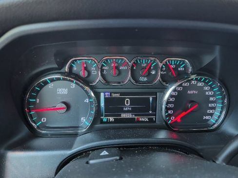 Used 2018 GMC Sierra 2500 SLE w/ SLE Preferred Package AWD/4WD image 17