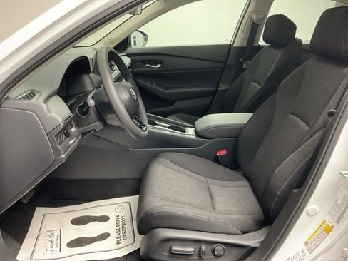 New 2025 Honda Accord SE image 12