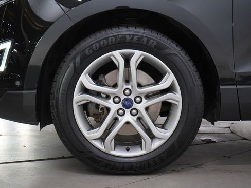 Used 2015 Ford Edge Titanium w/ Equipment Group 302A AWD/4WD image 31