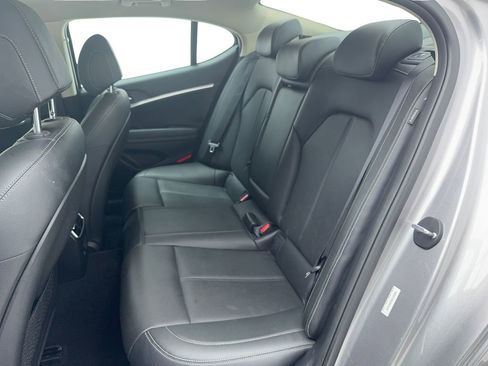 Used 2025 Genesis G70 2.5T RWD image 21