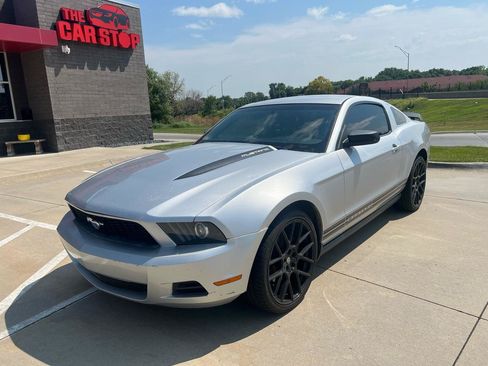 Used 2011 Ford Mustang Coupe w/ 101A Rapid Spec Order Code RWD image 2