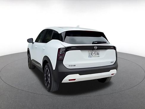 Used 2025 Nissan Kicks SV AWD/4WD image 16
