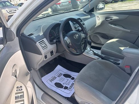 Used 2011 Toyota Corolla LE FWD image 6