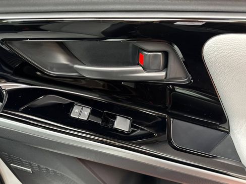 Used 2024 Subaru Solterra Limited image 23