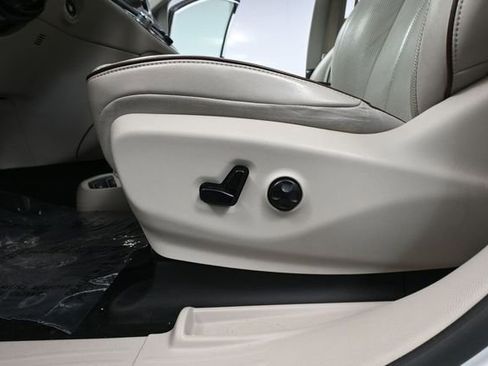 Used 2020 Chrysler Pacifica Limited FWD image 21