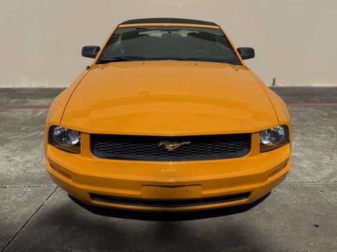 Used 2007 Ford Mustang Convertible RWD image 17