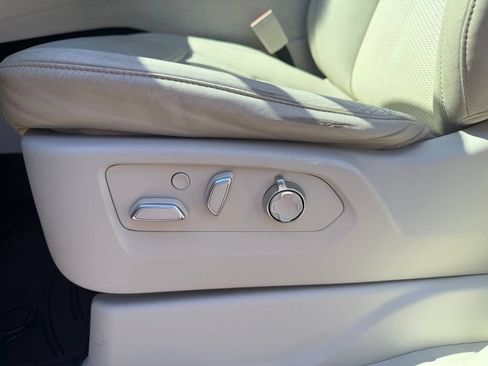 Used 2021 Cadillac Escalade Premium Luxury Platinum AWD/4WD image 35