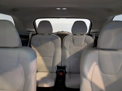 Used 2024 Volvo XC90 B6 Plus w/ Protection Package image 29