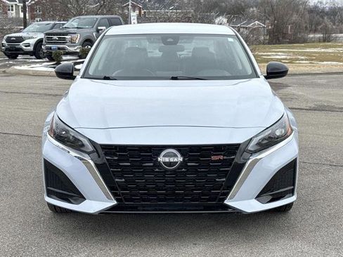 Used 2024 Nissan Altima 2.5 SR image 2