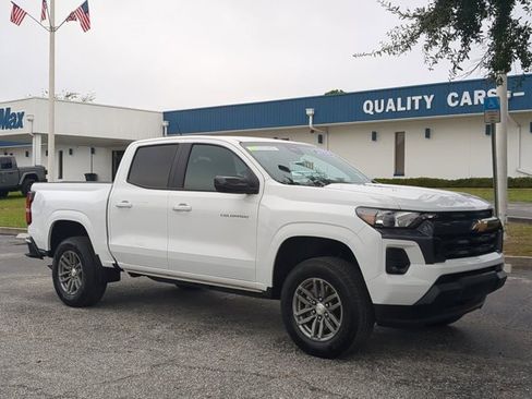Used 2024 Chevrolet Colorado LT w/ LT Convenience Package image 2