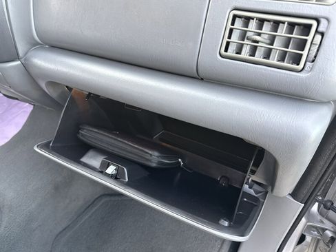 Used 2003 Ford Excursion XLT image 27