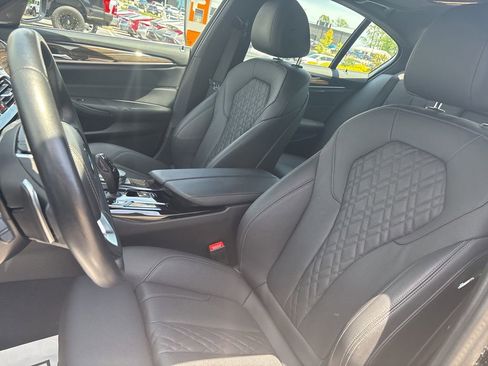 Used 2023 BMW 530i w/ Premium Package RWD image 12