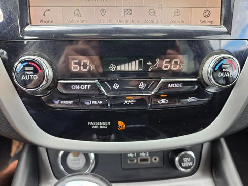 Used 2019 Nissan Murano S AWD/4WD image 16