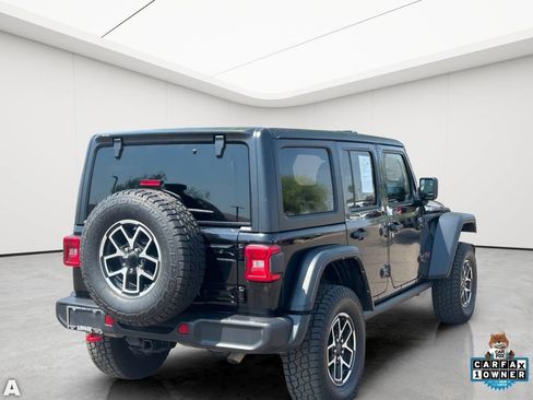 Used 2024 Jeep Wrangler Unlimited Rubicon AWD/4WD image 5