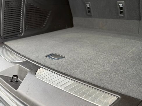 Used 2021 Chevrolet Suburban High Country image 97