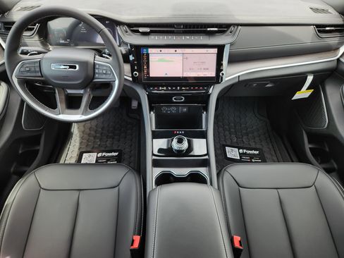 New 2026 Jeep Grand Cherokee Limited RWD image 19