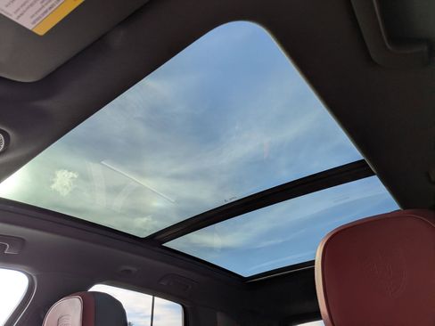 New 2026 Porsche Cayenne image 24