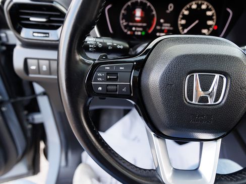 Used 2024 Honda Pilot Touring image 17