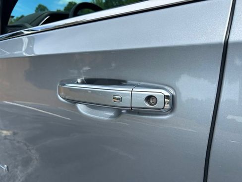 Used 2024 GMC Yukon Denali RWD image 28
