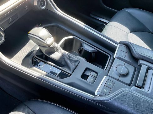 Used 2024 Toyota Grand Highlander Limited image 17