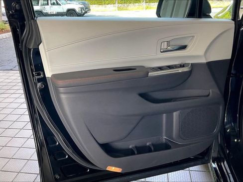 Used 2024 Toyota Sienna XSE AWD/4WD image 2