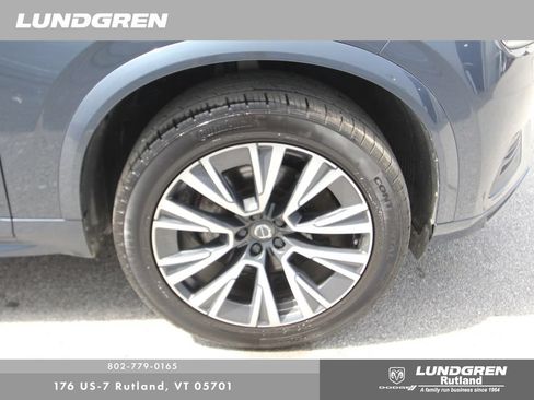 Used 2022 Volvo XC90 T5 Momentum w/ Climate Package AWD/4WD image 13