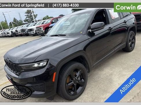 Used 2023 Jeep Grand Cherokee Altitude AWD/4WD image 1