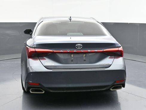 Used 2022 Toyota Avalon Limited image 7