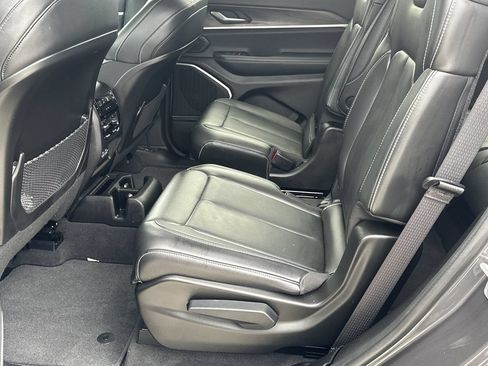 Used 2022 Jeep Grand Cherokee L Limited RWD image 20