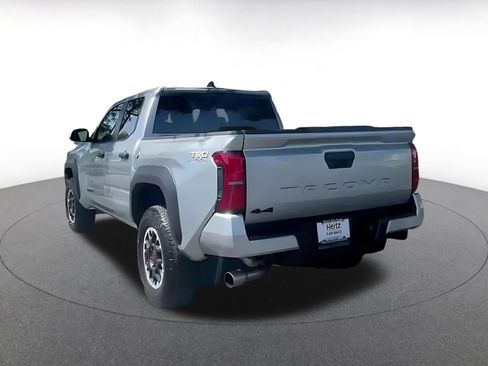 Used 2024 Toyota Tacoma TRD Off-Road AWD/4WD image 10