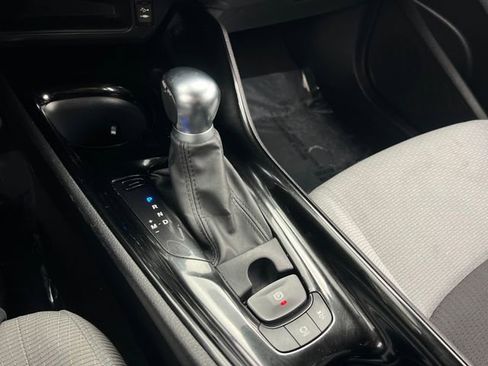 Used 2019 Toyota C-HR XLE image 27