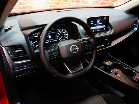 Certified 2025 Nissan Rogue SV AWD/4WD image 14