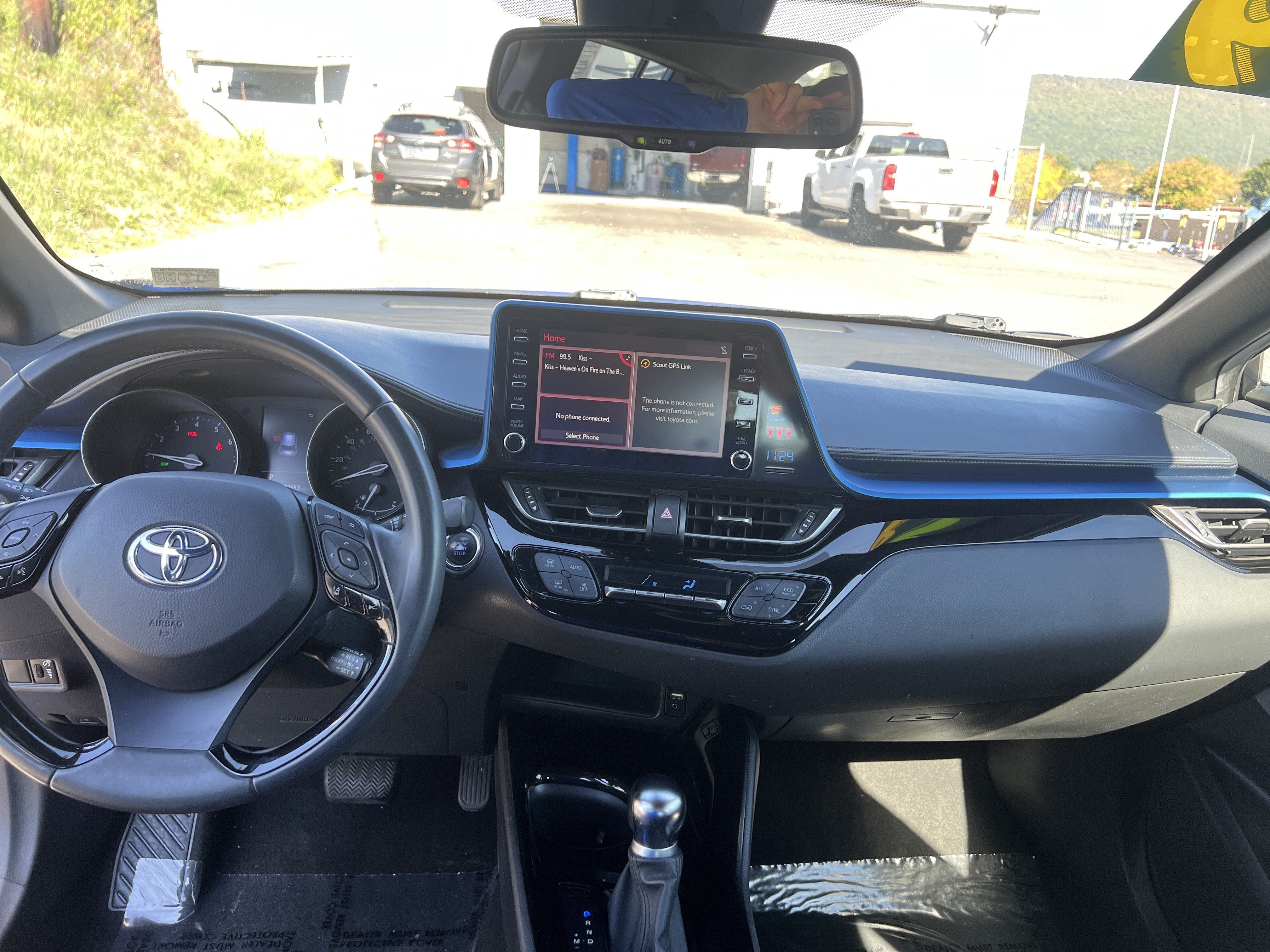 Used 2019 Toyota C-HR XLE FWD image 14