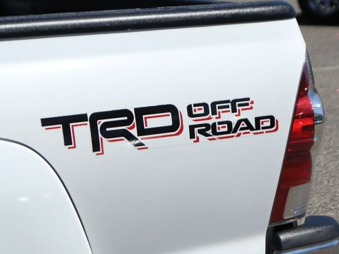 Used 2015 Toyota Tacoma PreRunner w/ TRD Off-Road Package RWD image 47