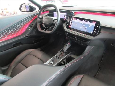 New 2024 Dodge Charger R/T w/ Plus Group image 17