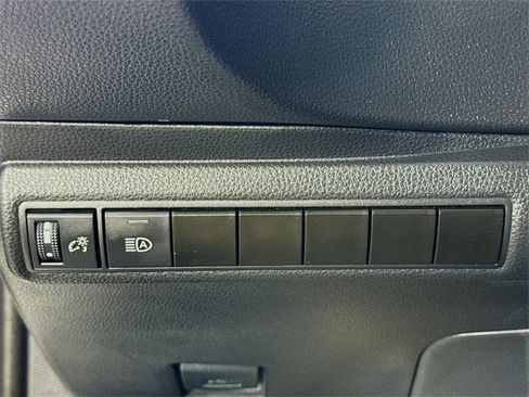 Certified 2025 Toyota Corolla LE image 10