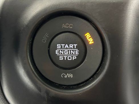 Used 2022 Jeep Gladiator Sport AWD/4WD image 23