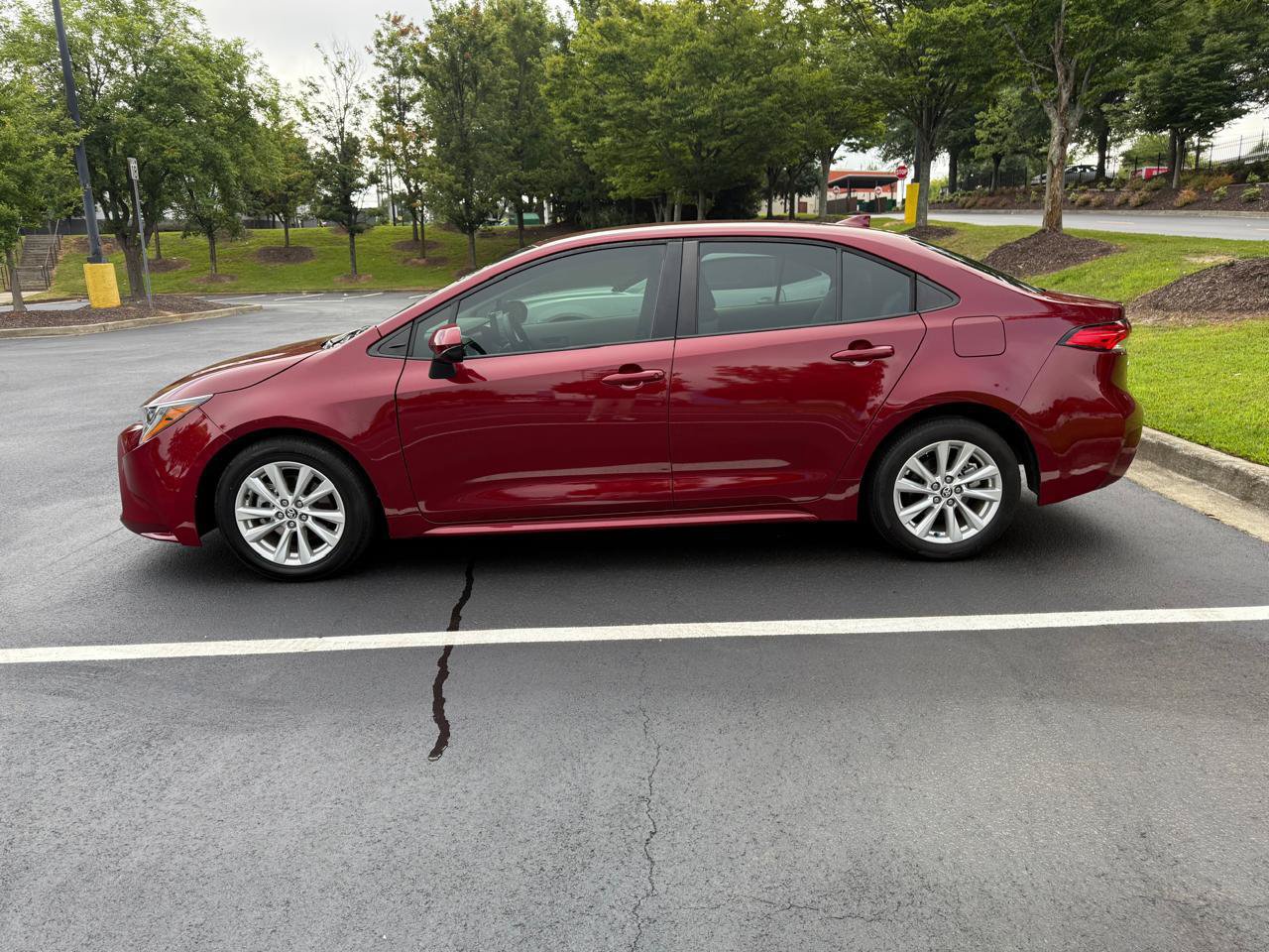 Used 2024 Toyota Corolla LE w/ LE Convenience Package FWD image 8