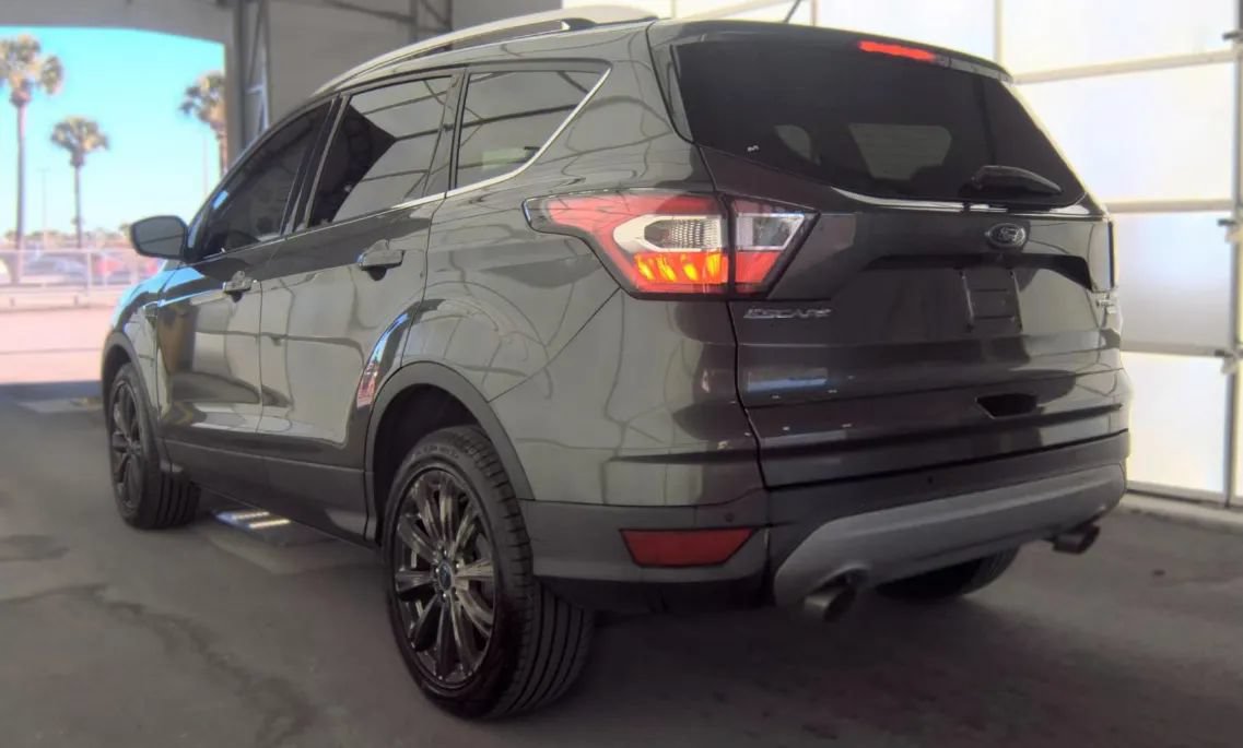 Used 2017 Ford Escape Titanium AWD/4WD image 6
