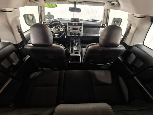 Used 2014 Toyota FJ Cruiser 4WD w/ Upgrade Package image 31