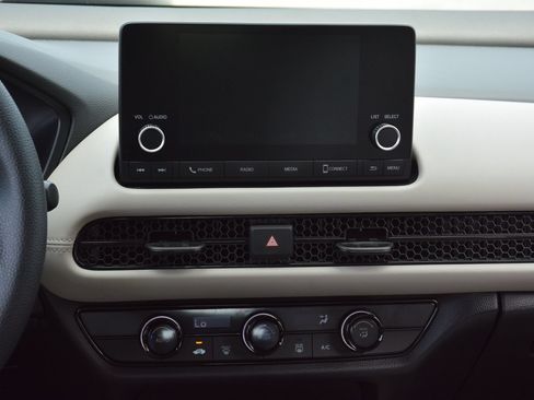 Used 2023 Honda HR-V LX image 13