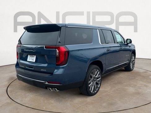 Used 2025 GMC Yukon XL Denali Ultimate AWD/4WD image 10