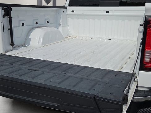 Used 2019 GMC Sierra 1500 SLT w/ SLT Premium Package AWD/4WD image 18