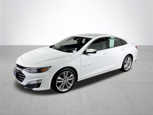 Used 2022 Chevrolet Malibu LT FWD image 2