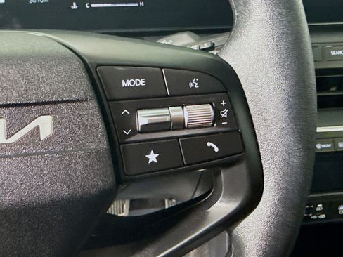 Used 2025 Kia K4 LXS FWD image 15